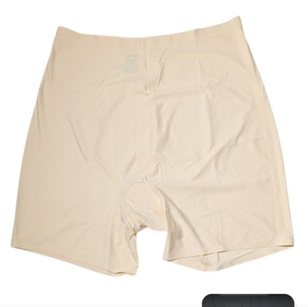 Truekind Shapermint Seamless Stretch Mid-Waist Short